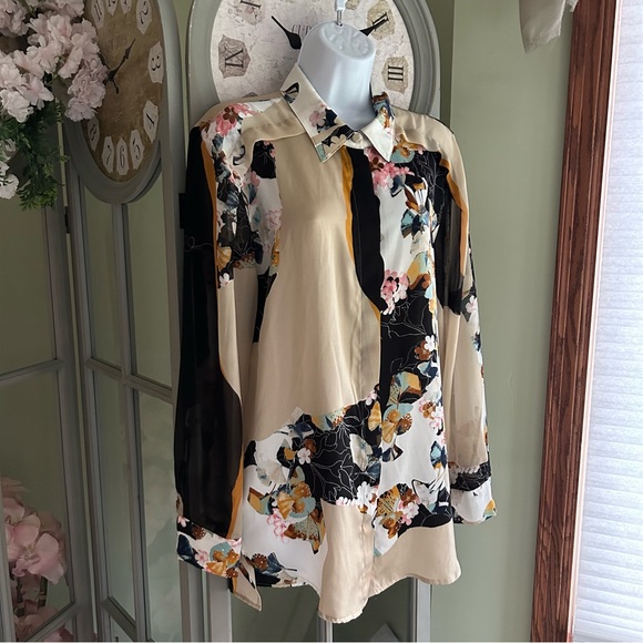 3.1 Phillip Lim Multicolor Floral Blouse, I have both sizes M and L - Picture 3 of 8